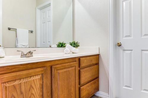 4406 Carlton Dr, Garland TX 75043-7299 exterior