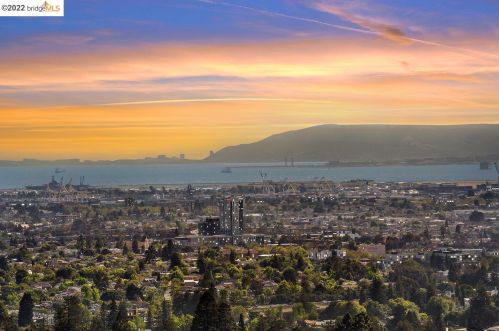 26 Slater Ln, Berkeley, CA 94705-1443