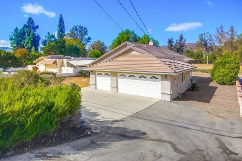 9112 Old Castle Rd, Valley Center, CA 92082-5504