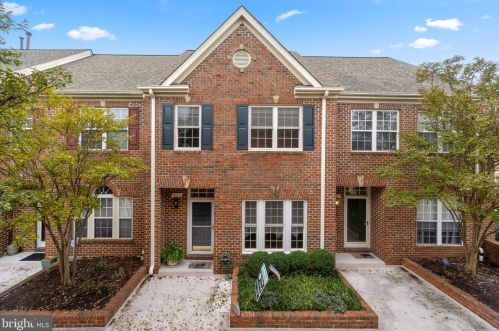 6135 Madison Crest Ct, Falls Church, VA 22041-3674