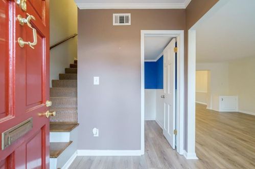 18 Kings Tavern Pl, Atlanta, GA 30318-1426