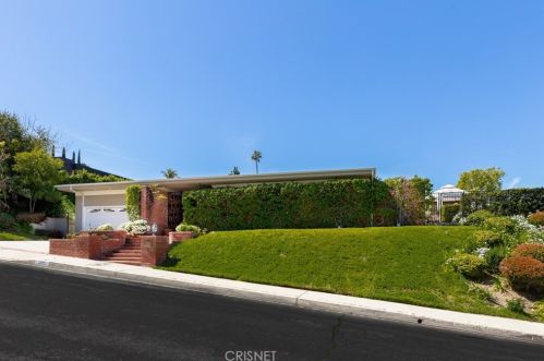 3213 Fond Dr, Van Nuys, CA 91436-4205