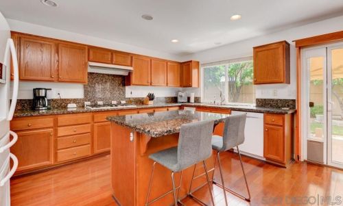 4307 Meadow Spring Way, Oceanside CA  92057-6536 exterior