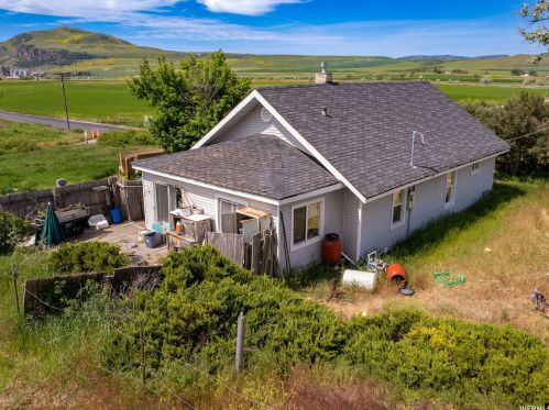 822 Center St, Trenton, UT 84338-9639