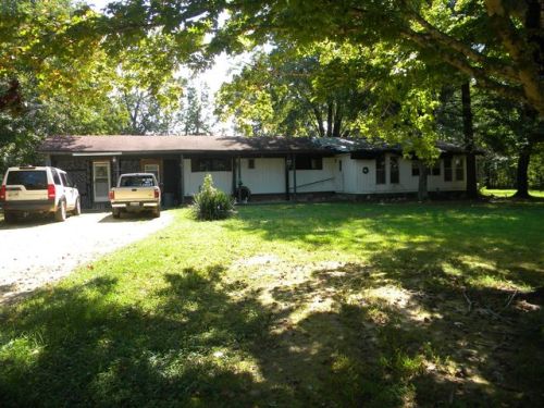 317 Garrison Rd, Hohenwald, TN 38462-2330