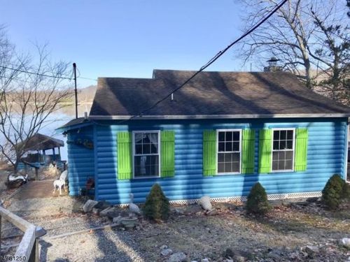 52 Lakeside Dr, Wantage, NJ 07461-4368