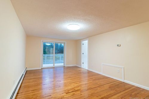 6 Indian Wood Rd, Niantic CT  06357-1021 exterior