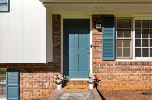 1111 Neva Dr, Marietta, GA 30060-6143