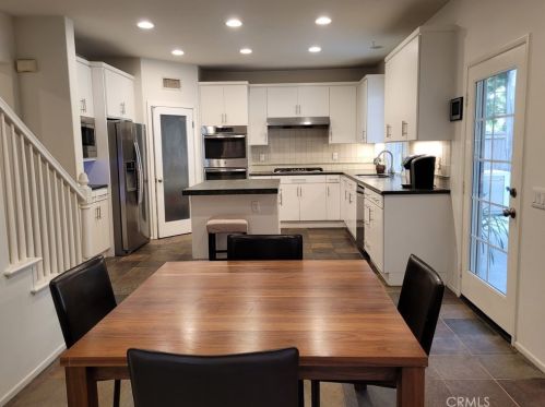 33 Commonwealth, Irvine CA  92618-7003 exterior