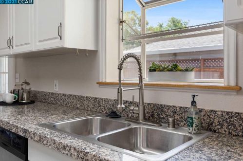 1925 Alvina Dr, Concord CA  94523-2801 exterior