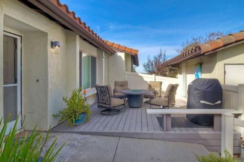 1753 Pleasantdale Dr, Encinitas, CA 92024-4219