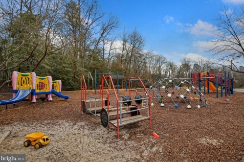 176 Berrywood Dr, Severna Park MD 21146-2033 exterior