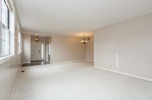 523 Parkside Dr, Palatine, IL 60067-9031