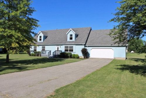 23 Prairie Dr, Bismarck, IL 61814-5142