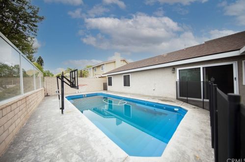 7201 Columbus Dr, Anaheim, CA 92807-4533