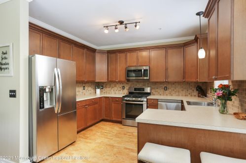 622 Ml Pond Way, Tinton Falls NJ 07724-2478 exterior