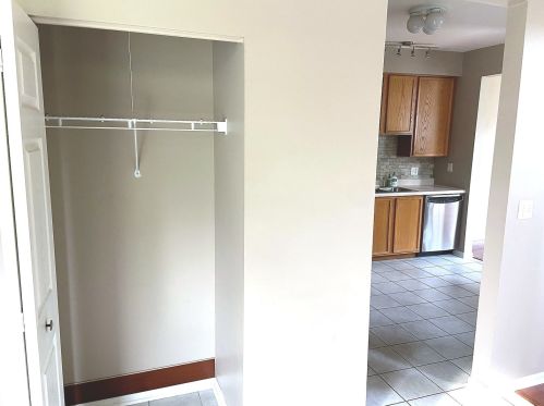 2914 Rutland Cir, Naperville, IL 60564-4967