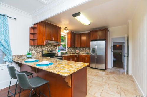 536 12 Ave, Honolulu HI  exterior