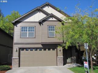 175 Angela St, Beaverton, OR 97124-1624