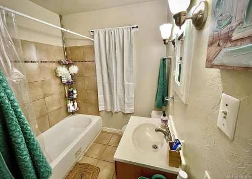 2038 6th Ave, Greeley CO  80631-7106 exterior