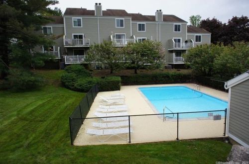 71 Aiken St, Norwalk CT  06851-2116 exterior