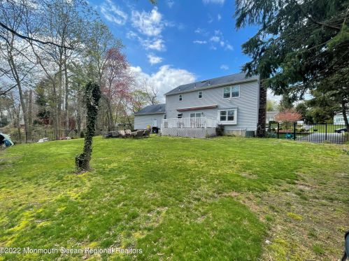 95 Oak Hill Rd, Middletown NJ 07748 exterior