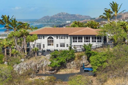 146 Hoahana Pl, Honolulu, HI 96825-3520