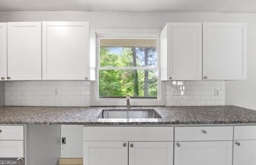 2916 Handy Dr, Atlanta GA  30318-7239 exterior