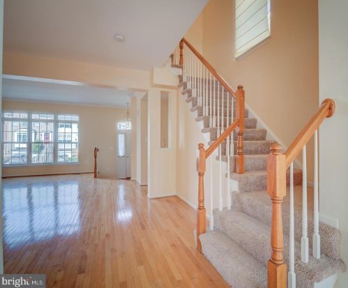 7355 Bloomington Ct, Springfield VA  22150-4920 exterior