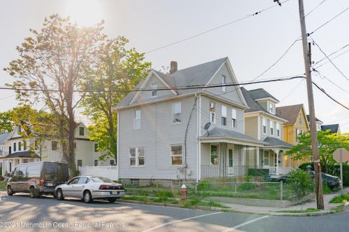 22 High St, Tinton Falls NJ  07724-3451 exterior