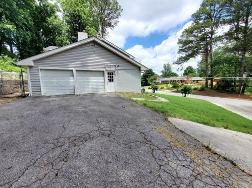 2456 Leslie Dr, Atlanta GA  30345-1530 exterior