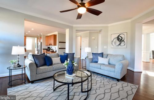 58 Sapphire St, Fredericksburg, VA 22405-2094