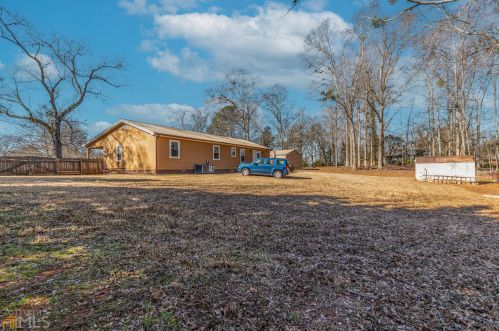 2711 Athens Hwy, Jefferson GA  30549-5845 exterior