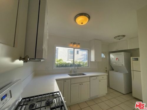 1318 Moncado Dr, Glendale CA  91207-1832 exterior