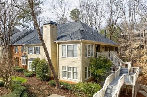 101 Bainbridge Dr, Atlanta GA  30327-4269 exterior