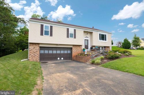 9532 Burning Branch Rd, Springfield, VA 22015-3210