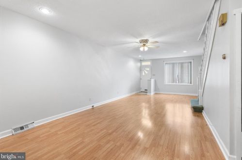 2404 9 St, Philadelphia PA 19133-0016 exterior