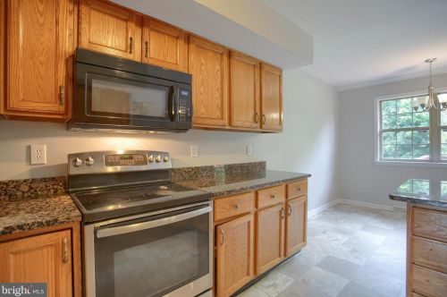 9 Mill Pond Dr, Lancaster PA  17603-7412 exterior