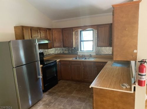 106 Mosher Rd, Princeton NJ  08540-8416 exterior