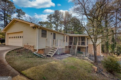 2647 Club Forest Ct, Conyers GA  30013-1904 exterior