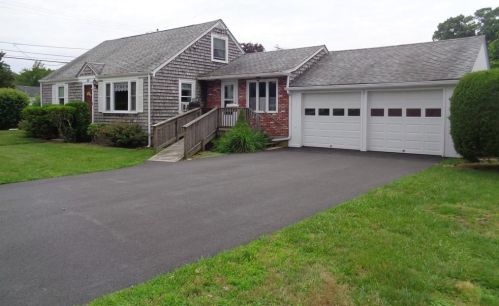 130 Gulf St, Warwick, RI 02886-3639