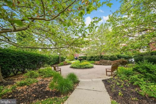 2304 Windrow Dr, Princeton NJ 08540-5020 exterior