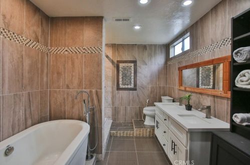 2310 San Lorenzo Ave, Santa Ana CA 92704-6039 exterior