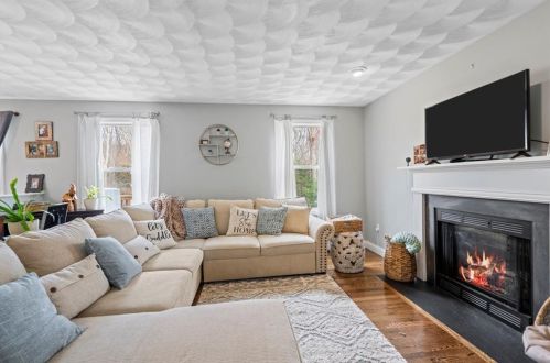 32 Woodmist Cir, Coventry, RI 02816-7554