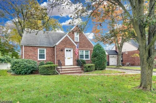25 Keith Jeffries Ave, Cranford, NJ 07016-2708