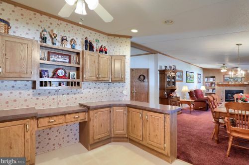 200 Cricklewood Ct, Lancaster PA  17603-2173 exterior