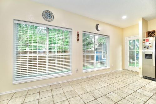 2422 Whispering Cv Cir, Garland TX exterior