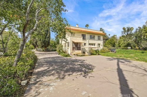 5216 Victoria Ave, Riverside CA  92506-1565 exterior