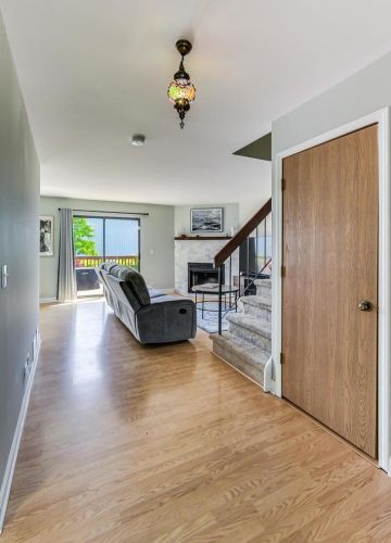 241 Forest Knoll Dr, Palatine, IL 60074-1164