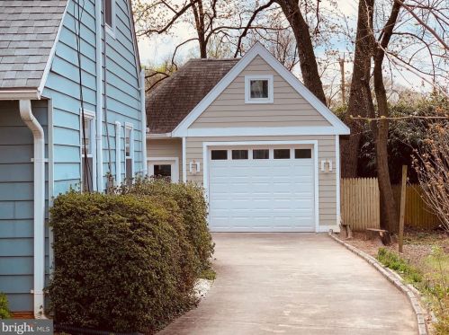 2233 Luzerne Ave, Silver Spring MD 20910-2135 exterior